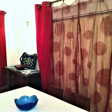 Baleal Large For 10-11 Pax, 2 F/l, 4 Rooms, Pateo, Parking Ferrel