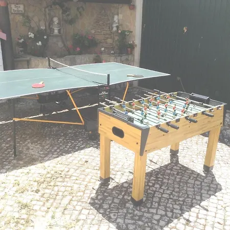 Baleal Large For 10-11 Pax, 2 F/l, 4 Rooms, Pateo, Parking Ferrel