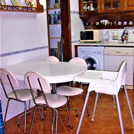 Villa Baleal Large For 10-11 Pax, 2 F/l, 4 Rooms, Pateo, Parking *
