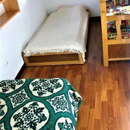 Baleal Large For 10-11 Pax, 2 F/l, 4 Rooms, Pateo, Parking Villa